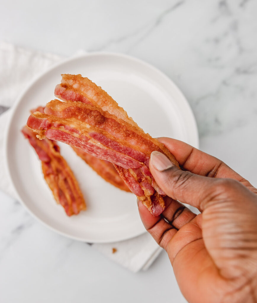 How To Microwave Bacon (Crispy Microwave Bacon) - yourcookingbuddy.com
